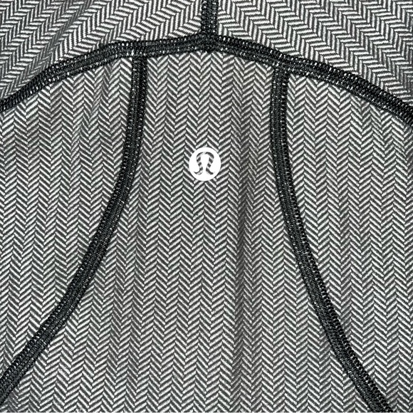 Lululemon Striped Hustle In Your Bustle Jacket Heathered Herringbone size 4 - Picture 11 of 12